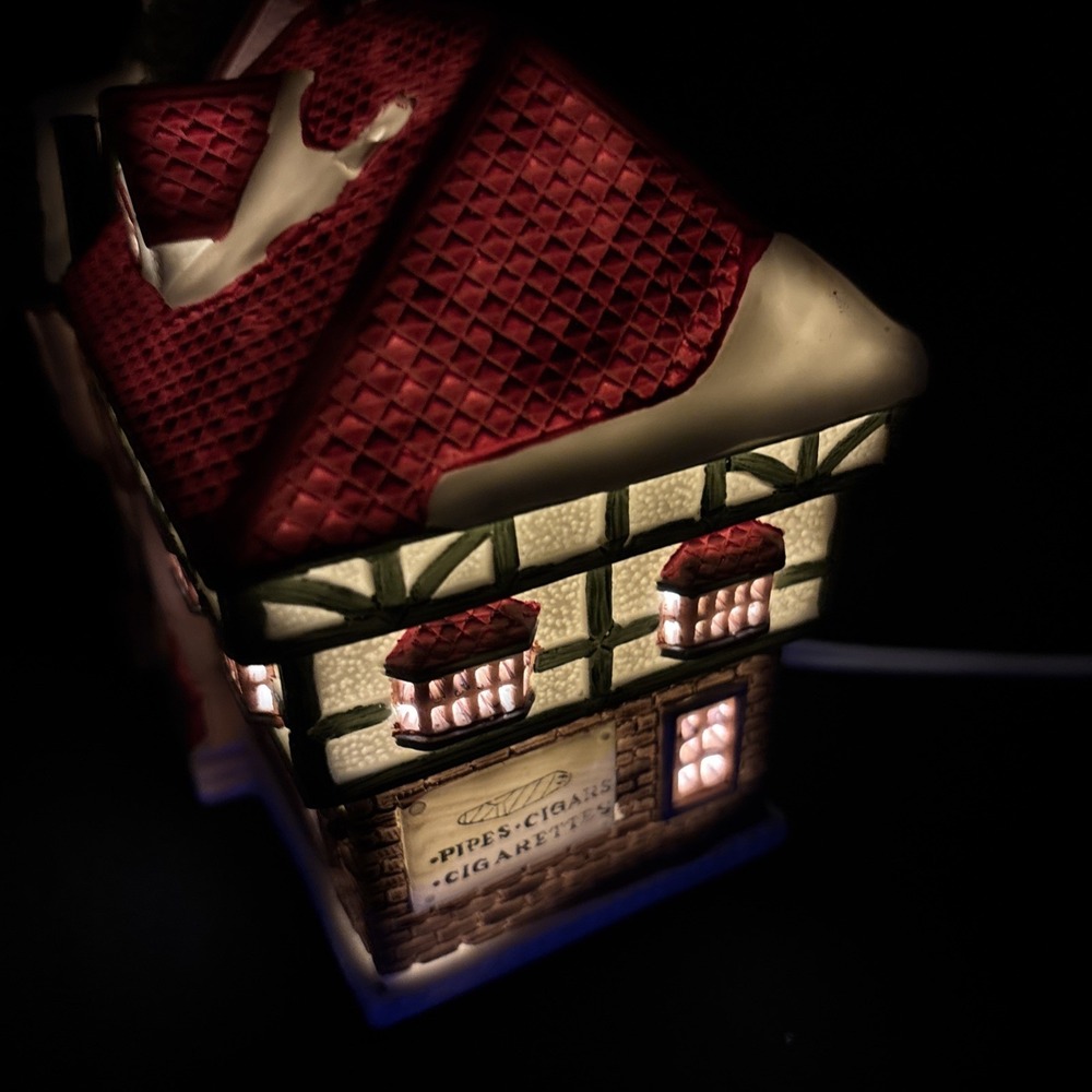 1994 LEMAX Dickensvale Village Porcelain Rare Books Bobs Tobacco Lighted House - Picture 10 of 11